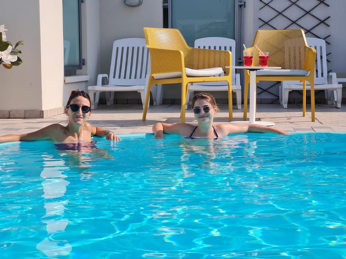 Hotel Principe カットーリカ エクステリア 写真